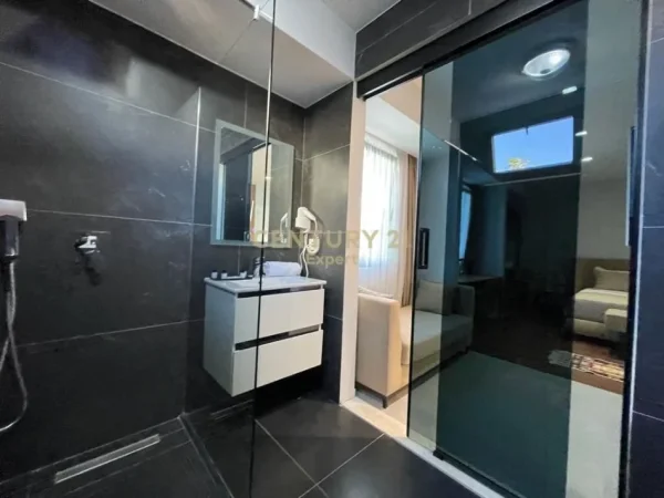 Tirane, jepet me qera hotel , 241 m² 6.500 € 