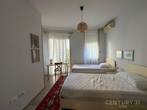 Tirane, shitet apartament duplex 3+1+Ballkon Kati 2, 135 m² 250.000 € (tek hipoteka)