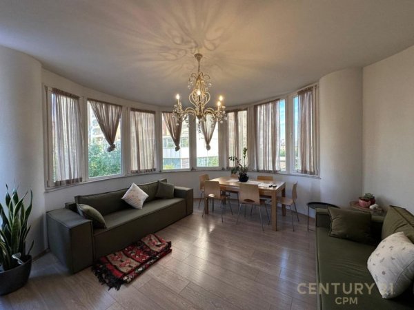 Tirane, shitet apartament duplex 3+1+Ballkon Kati 2, 135 m² 250.000 € (tek hipoteka)