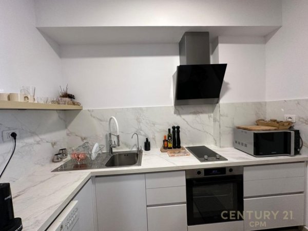 Tirane, shitet apartament duplex 3+1+Ballkon Kati 2, 135 m² 250.000 € (tek hipoteka)