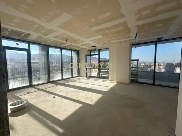 Tirane, shitet apartament duplex 3+1+Ballkon Kati 9, 200 m² 620.000 € (Leak view)