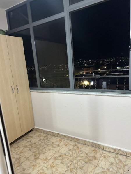 Tirane, jepet me qera 2+1+Ballkon , 120 m² 600 € 