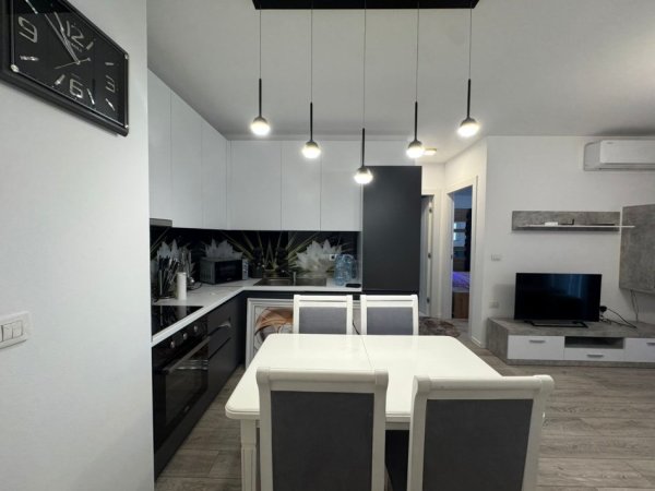 Tirane, jepet me qera apartament 2+1+Ballkon Kati 8, 110 m² 850 € 