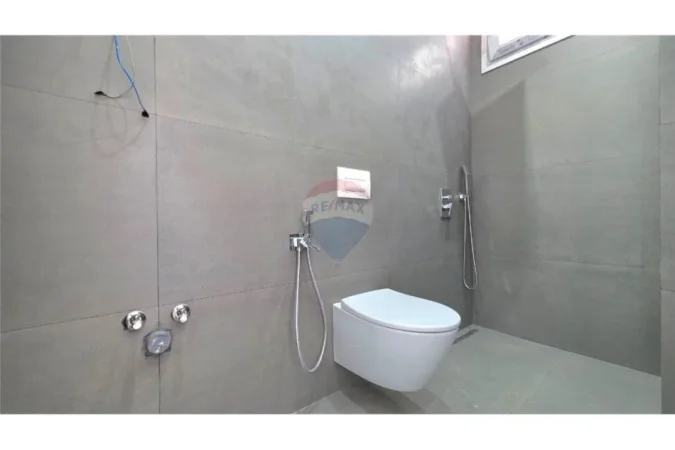 Vlore, shitet apartament+verande | Penthouse 3+1+Ballkon , 160 m² 350.000 € (Lungomare ,Rira)