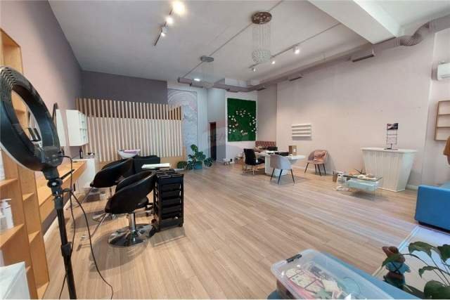 Tirane, jepet me qera ambjent biznesi Kati 0, 60 m² 780 Euro (Marrgarita Tutulani)