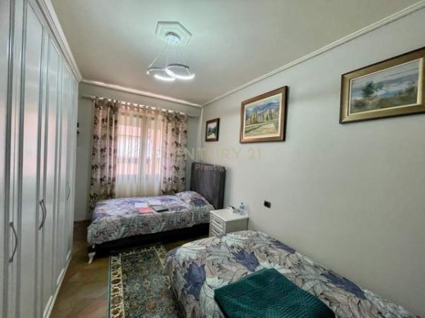 Tirane, shitet apartament 3+1 Kati 2, 137 m² 395.000 Euro