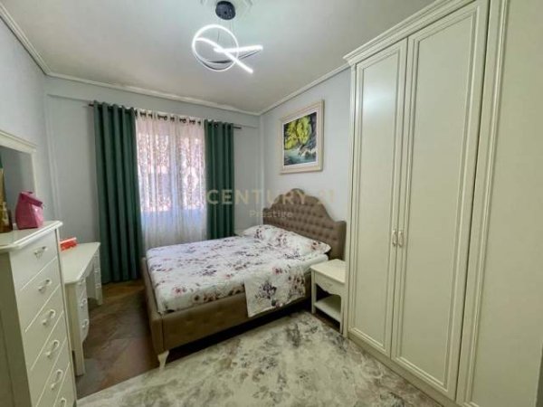 Tirane, shitet apartament 3+1 Kati 2, 137 m² 395.000 Euro