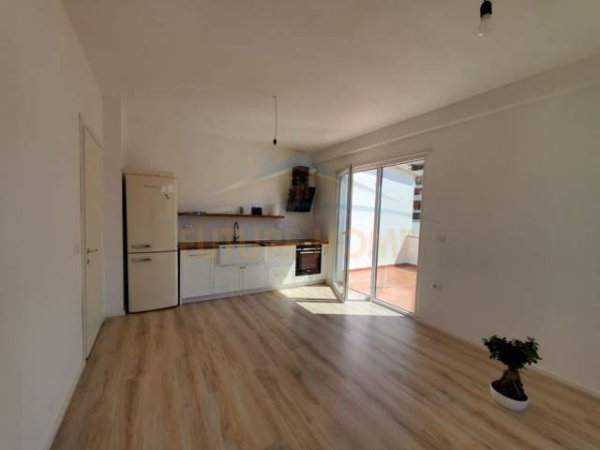 Tirane, jepet me qera apartament 2+1+BLK Kati 4, 95 m² 450 Euro (teodor keko)