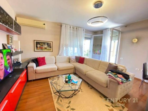 Tirane, shitet Penthouse 2+1+BLK Kati 6, 230 m² 200.000 Euro