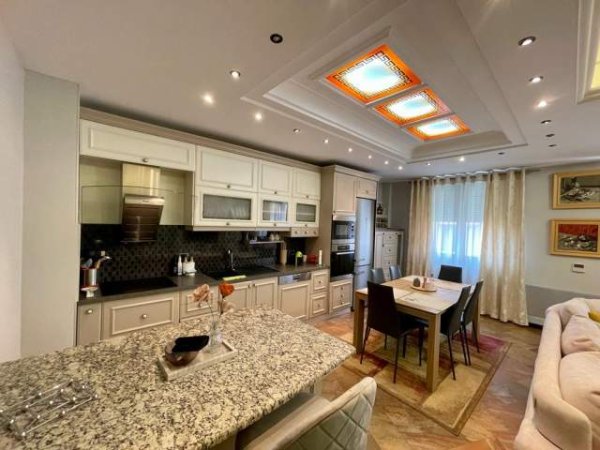 Tirane, shitet apartament 3+1 Kati 2, 137 m² (Rruga Fortuzi)