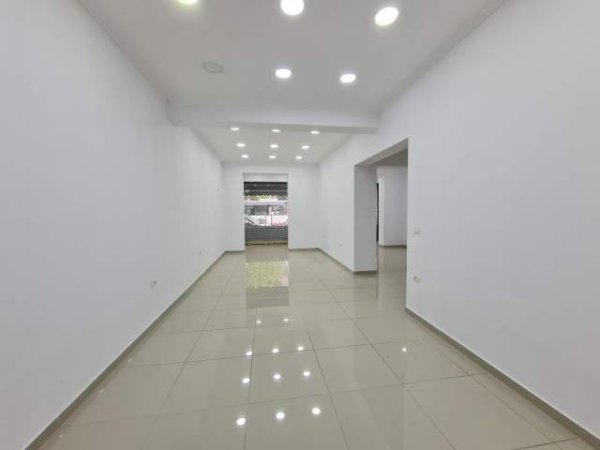 Tirane, jepet me qera dyqan Kati 0, 80 m² 100.000 Leke (rruga Barrikadave)