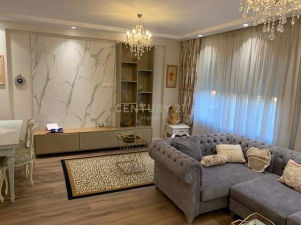 Tirane, jepet me qera apartament duplex Dublex Kati 1, 1.000 Euro (Kodra Diellit 2)
