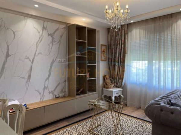 Tirane, jepet me qera apartament duplex 2+1 Kati 1, 110 m² 1.000 Euro (kodra e diellit 2)