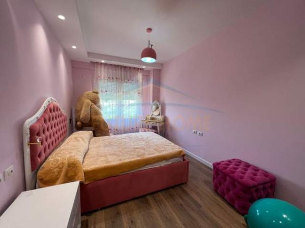 Tirane, jepet me qera apartament duplex 2+1 Kati 1, 110 m² 1.000 Euro (kodra e diellit 2)