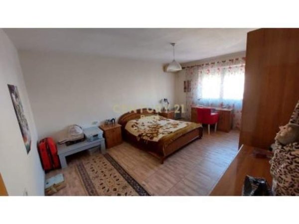 Tirane, jepet me qera apartament 2+1+BLK Kati 3, 74 m² 400 Euro (Brryli)