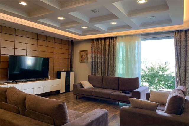Tirane, jepet me qera apartament 4+1+A+BLK Kati 0, 210 m² 2.000 Euro (Shyqyri Brari)