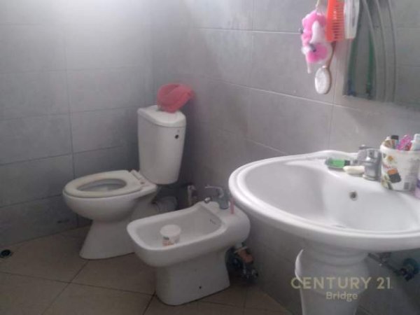 Tirane, shitet apartament 1+1+BLK Kati 5, 60 m² 63.000 Euro (Astiri)