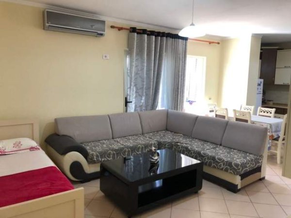 Tirane, jepet me qera apartament 1+1+BLK Kati 4, 72 m² 40.000 Leke (Rruga e Zalit)