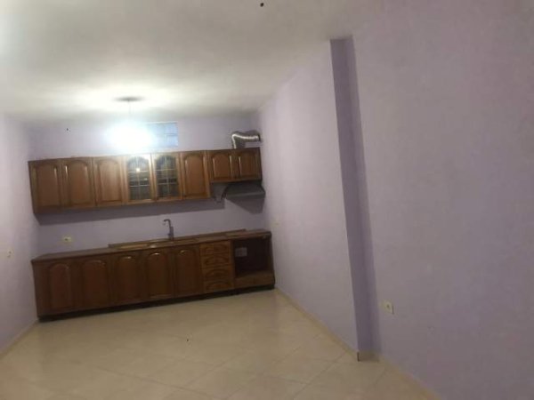 Tirane, shitet apartament 2+1+BLK Kati 4, 100 m² 92.000 Euro (Rruga e Teleferikut, zona Freskut Tirane)