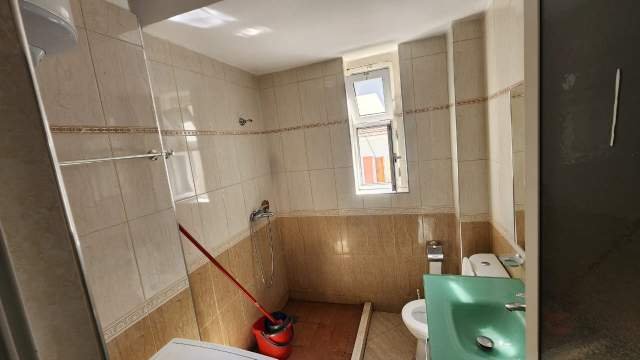 Tirane, jepet me qera apartament 1+1+BLK Kati 3, 55 m² 45.000 Leke (“Rruga e Barrikadave”)