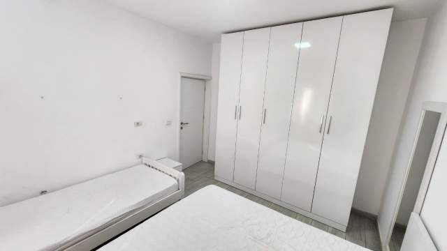 Tirane, jepet me qera apartament 1+1+BLK Kati 3, 70 m² 45.000 Leke (barrikada)