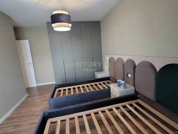 Tirane, jepet me qera apartament 2+1+BLK Kati 5, 94 m² 600 Euro (Don Bosko)