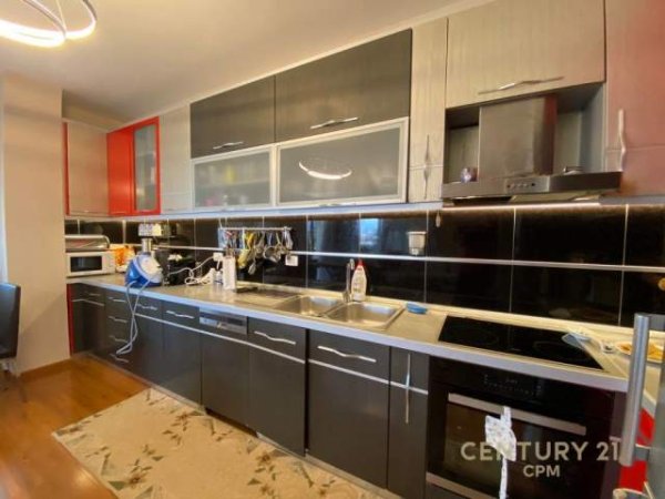 Tirane, shes apartament 2+1 Kati 6, 200.000 Euro (kodra e diellit)