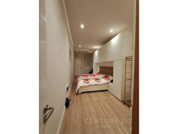 Tirane, shitet 56 m² 90.000 Euro (liqeni)