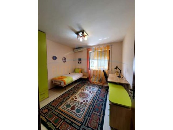 Tirane, jepet me qera apartament 2+1 Kati 8, 123 m² 650 Euro (Brryli)