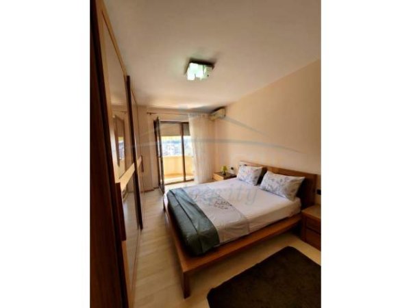 Tirane, jepet me qera apartament 2+1 Kati 8, 123 m² 650 Euro (Brryli)