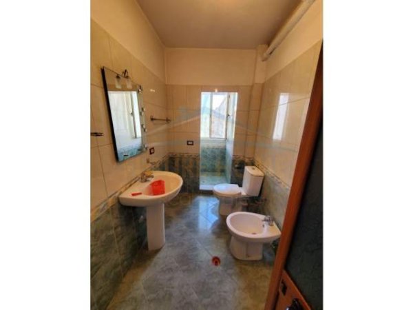 Tirane, jepet me qera apartament 1+1+BLK Kati 3, 60 m² 350 Euro (kongresi lushnjes)