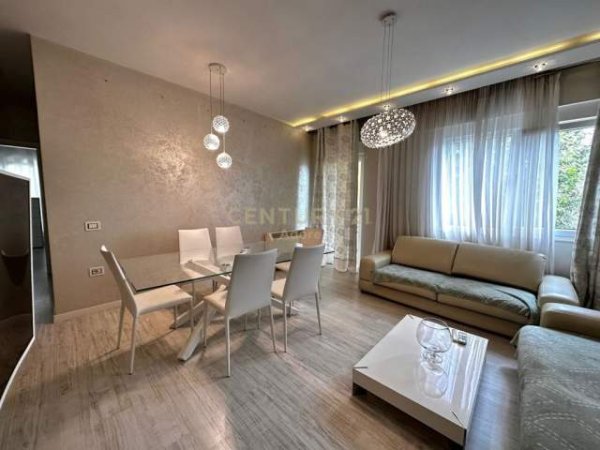 Tirane, jepet me qera apartament 2+1+BLK Kati 3, 107 m² 650 Euro (LIQENI I THATE)