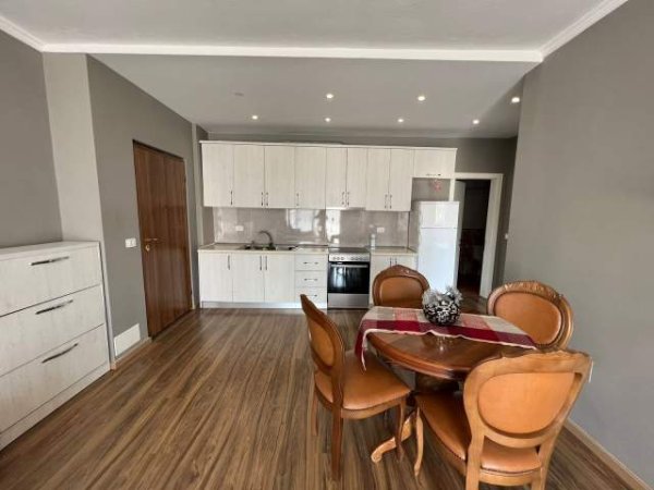Tirane, jepet me qera apartament 1+1+BLK Kati 12, 75 m² 550 Euro (KOMUNA PARISIT)