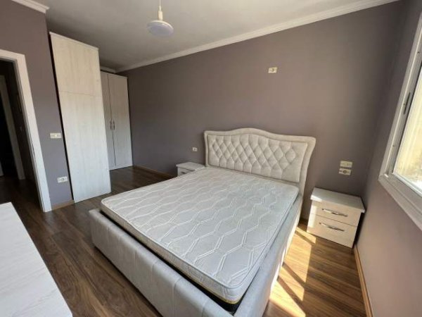 Tirane, jepet me qera apartament 1+1+BLK Kati 12, 75 m² 550 Euro (KOMUNA PARISIT)
