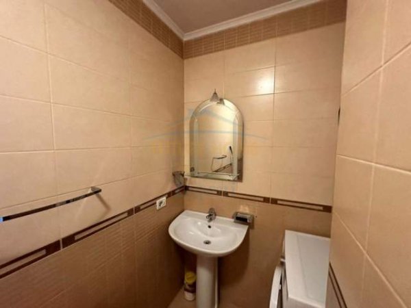 Tirane, jepet me qera apartament 2+1 Kati 2, 110 m² 550 Euro (liqeni i thate)