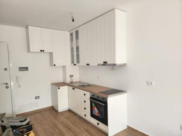 Tirane, jepet me qera apartament 1+1+BLK Kati 4, 60 m² 350 Euro (Rruga Mustafa Mara)