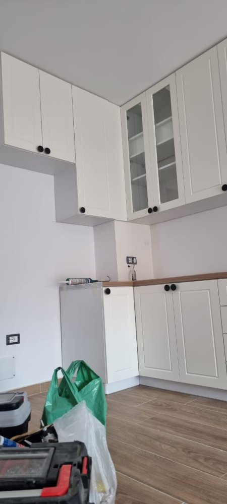 Tirane, jepet me qera apartament 1+1+BLK Kati 4, 60 m² 350 Euro (Rruga Mustafa Mara)