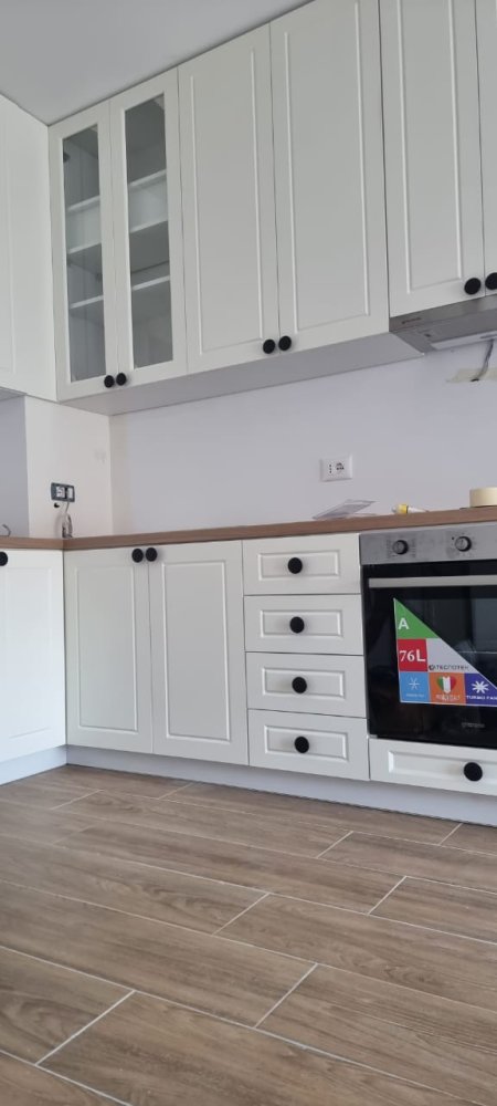 Tirane, jepet me qera apartament 1+1+BLK Kati 4, 60 m² 350 Euro (Rruga Mustafa Mara)