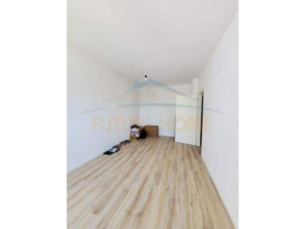 Tirane, jepet me qera apartament 2+1+BLK Kati 4, 95 m² 450 Euro (Unaza e Re)