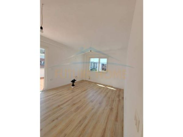 Tirane, jepet me qera apartament 2+1+BLK Kati 4, 95 m² 450 Euro (Unaza e Re)