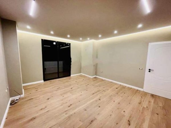 Tirane, shitet apartament 1+1+A+BLK Kati 3, 78 m² 126.000 Euro (21 Dhjetori, prane Kompleksit Kontakt)