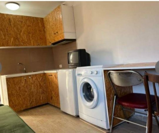 Tirane, jepet me qera garsonier 30 m² 130 Euro (Todi shkurti)
