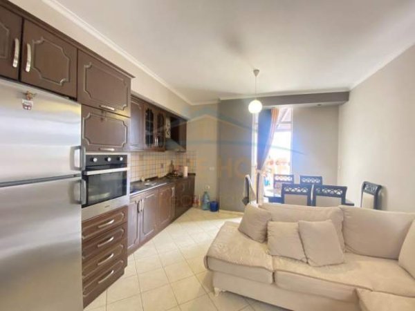 Tirane, shitet apartament 2+1+BLK Kati 9, 983 m² 100.000 Euro