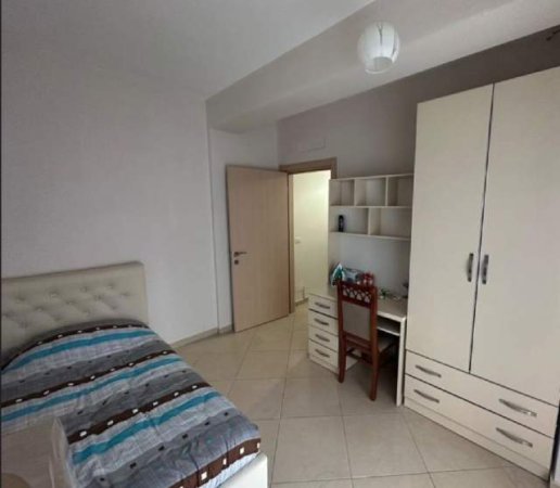 Tirane, jepet me qera apartament 2+1+BLK Kati 2, 90 m² 400 Euro (rrapo rekali)