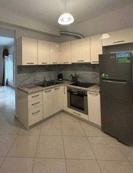 Tirane, jepet me qera apartament 2+1+BLK Kati 2, 90 m² 400 Euro (rrapo rekali)