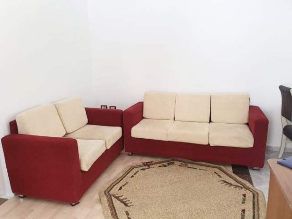 Tirane, jepet me qera apartament 1+1 Kati 2, 65 m² 31.000 Leke (Rruga Niko Avrami,Shkolla Bajram Curri)