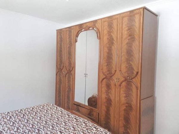 Tirane, jepet me qera apartament 1+1 Kati 2, 65 m² 31.000 Leke (Rruga Niko Avrami,Shkolla Bajram Curri)