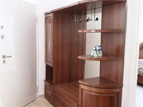 Tirane, jepet me qera apartament 1+1 Kati 2, 65 m² 31.000 Leke (Rruga Niko Avrami,Shkolla Bajram Curri)