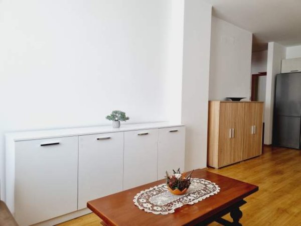 Tirane, jepet me qera apartament 2+1+BLK Kati 7, 82 m² 47.000 Leke (Frosina Plaku Pallatet Kontakt)