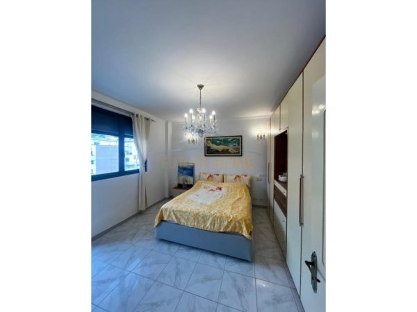Durres, jepet me qera apartament 2+1 Kati 5, 136 m² 600 € 